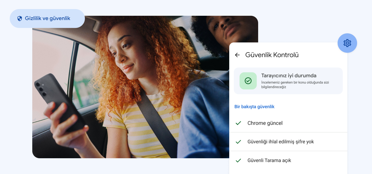 Bir kadın telefonuna bakıyor. Etrafında bulunan öğelerde güvenliği ihlal edilmiş şifrelerle ilgili bir uyarıda “Gizlilik ve Güvenlik“ yazıyor.